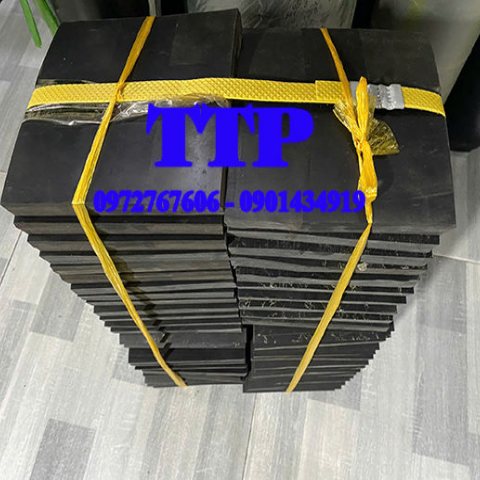 Gia công đế cao su lót máy lạnh